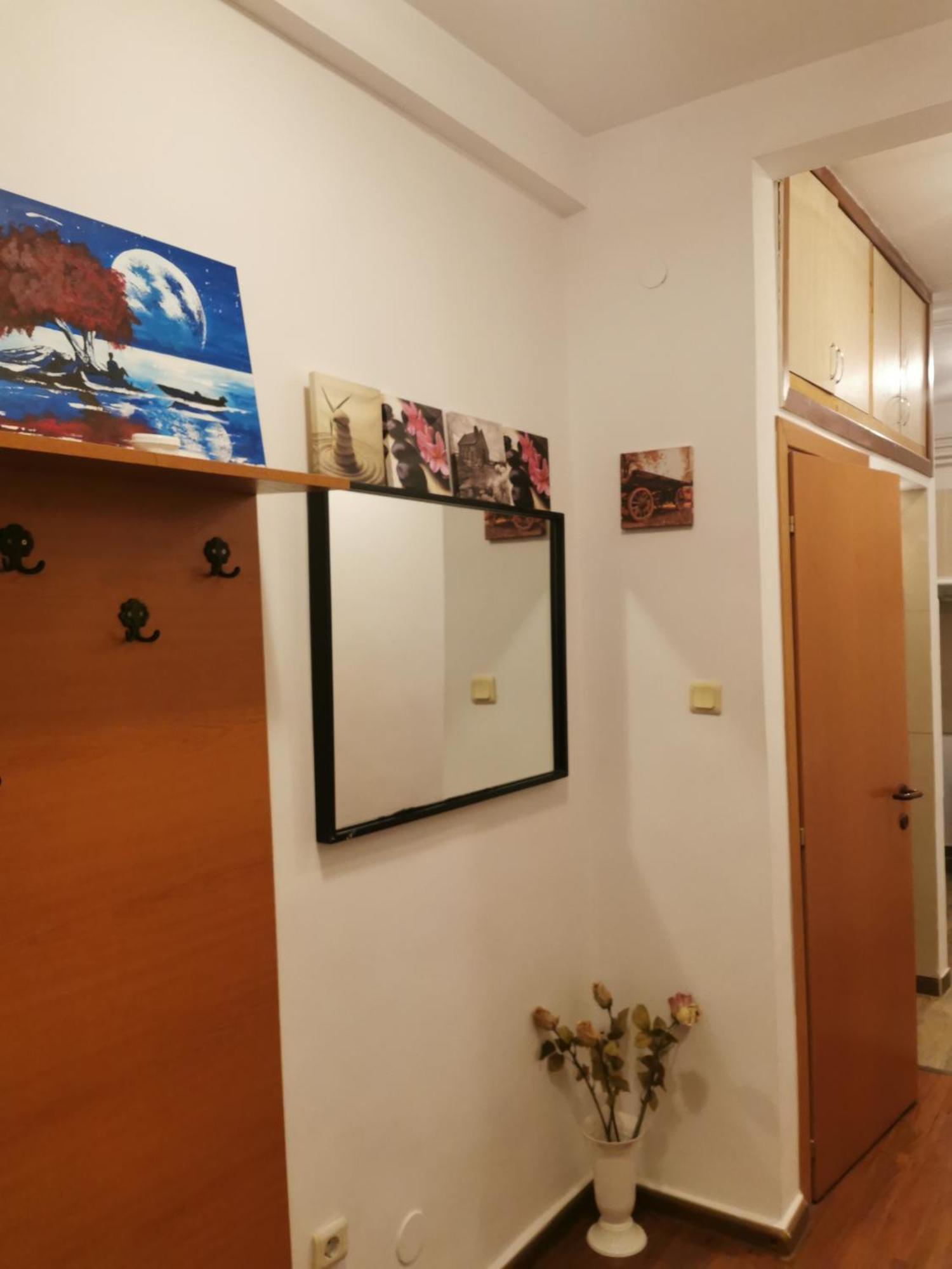 Old Center Apartment *